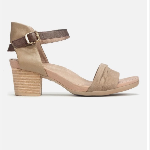 Earth Ivy Symphony Sand Nubuck Sandal Block Heels size 7 - Picture 13 of 16